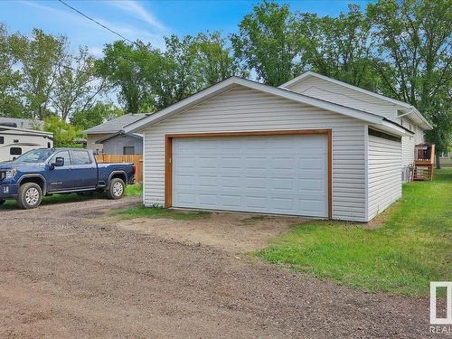 4610 47 Avenue, Redwater, AB - Outdoor With Exterior