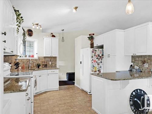 4610 47 Avenue, Redwater, AB - Indoor Photo Showing Kitchen