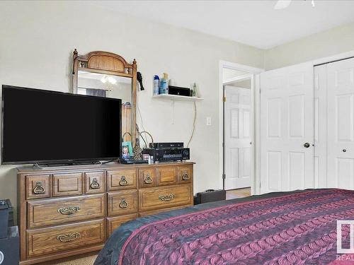 4610 47 Avenue, Redwater, AB - Indoor Photo Showing Bedroom