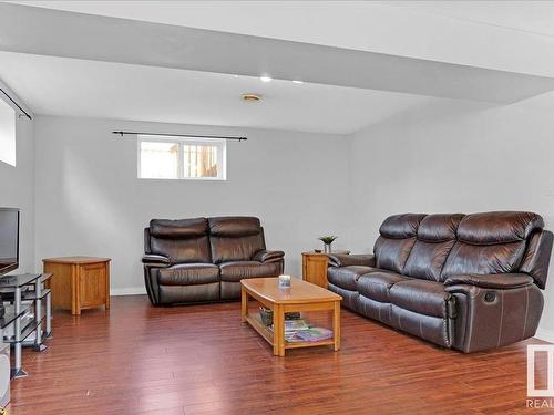 4610 47 Avenue, Redwater, AB - Indoor Photo Showing Living Room