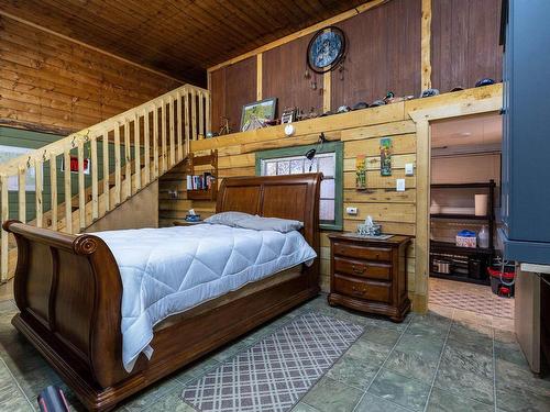 270002 Twp Rd 472A Ne, Rural Wetaskiwin County, AB - Indoor Photo Showing Bedroom