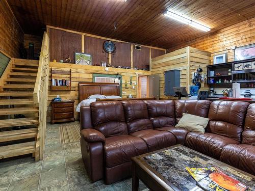 270002 Twp Rd 472A Ne, Rural Wetaskiwin County, AB - Indoor Photo Showing Living Room