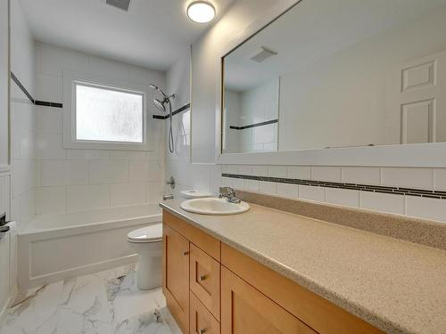 8314 165 Street, Edmonton, AB - Indoor Photo Showing Bathroom