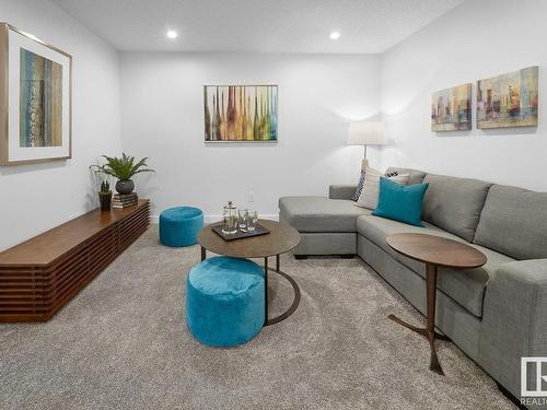 16808 33 Avenue, Edmonton, AB - Indoor Photo Showing Living Room