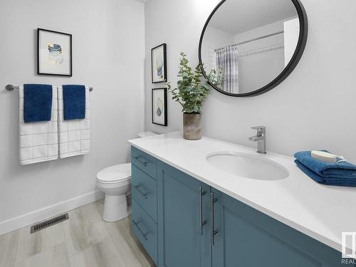 16808 33 Avenue, Edmonton, AB - Indoor Photo Showing Bathroom