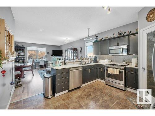 4 4908 43 Street, Legal, AB - Indoor Photo Showing Kitchen