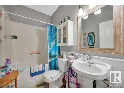 4 4908 43 Street, Legal, AB - Indoor Photo Showing Bathroom