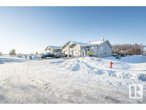 4 4908 43 Street, Legal, AB - Outdoor