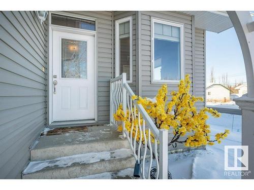 4 4908 43 Street, Legal, AB - Outdoor