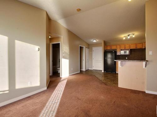 410 111 Edwards Drive, Edmonton, AB - Indoor Photo Showing Kitchen