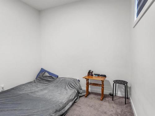 2831 152 Avenue Nw, Edmonton, AB - Indoor Photo Showing Bedroom