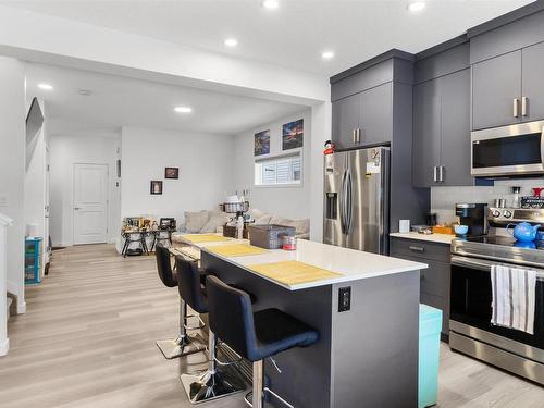 2831 152 Avenue Nw, Edmonton, AB - Indoor Photo Showing Kitchen