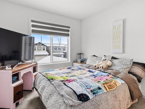 2831 152 Avenue Nw, Edmonton, AB - Indoor Photo Showing Bedroom