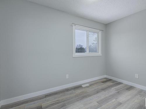 204 Centennial Court Nw, Edmonton, AB - Indoor Photo Showing Other Room