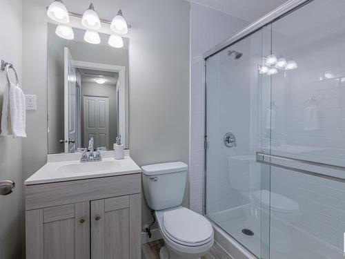 204 Centennial Court Nw, Edmonton, AB - Indoor Photo Showing Bathroom