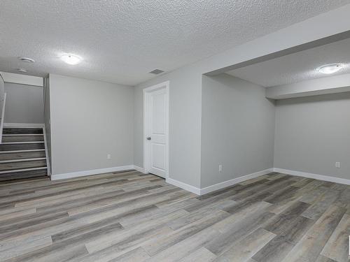 204 Centennial Court Nw, Edmonton, AB - Indoor