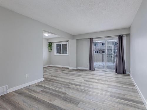 204 Centennial Court Nw, Edmonton, AB - Indoor Photo Showing Other Room