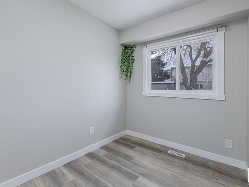 204 Centennial Court Nw, Edmonton, AB - Indoor Photo Showing Other Room