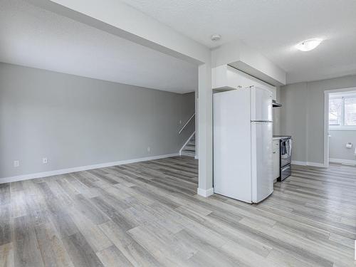 204 Centennial Court Nw, Edmonton, AB - Indoor