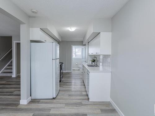 204 Centennial Court Nw, Edmonton, AB - Indoor