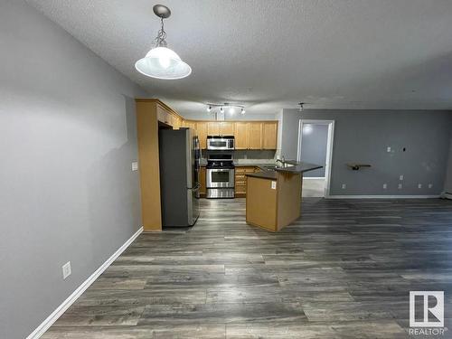 213 15211 139 Street, Edmonton, AB - Indoor Photo Showing Kitchen