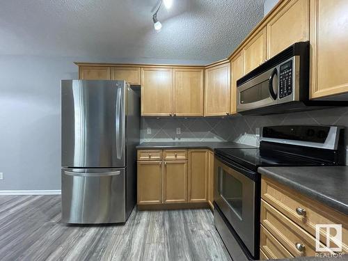 213 15211 139 Street, Edmonton, AB - Indoor Photo Showing Kitchen