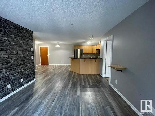 213 15211 139 Street, Edmonton, AB - Indoor Photo Showing Kitchen