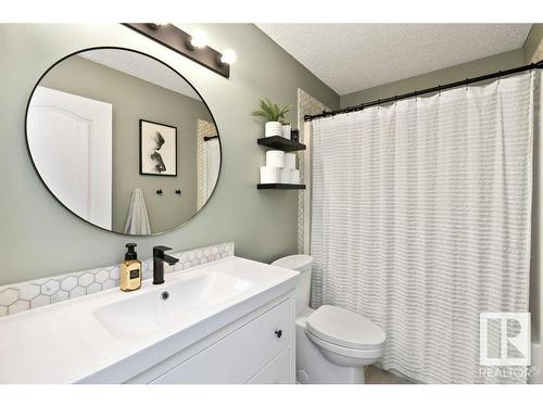 14957 135 Street, Edmonton, AB - Indoor Photo Showing Bathroom