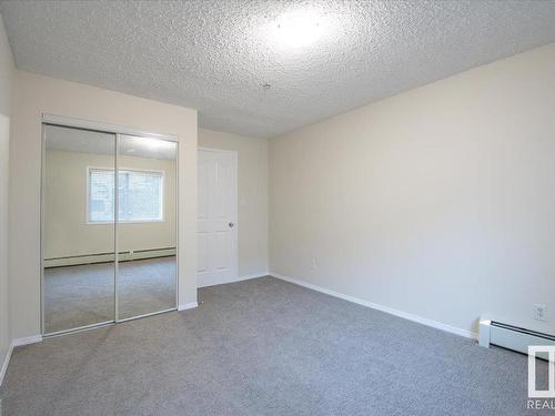 10511 42 Avenue, Edmonton, AB - Indoor Photo Showing Other Room