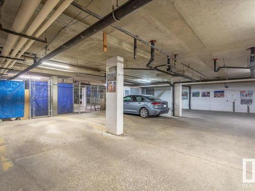 10511 42 Avenue, Edmonton, AB - Indoor Photo Showing Garage