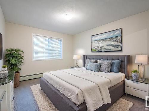 10511 42 Avenue, Edmonton, AB - Indoor Photo Showing Bedroom