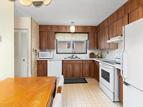 400 Lee Ridge Road, Edmonton, AB - Indoor Photo Showing Kitchen With Double Sink