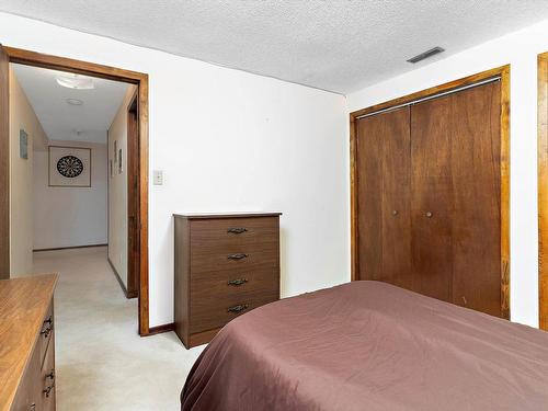 400 Lee Ridge Road, Edmonton, AB - Indoor Photo Showing Bedroom