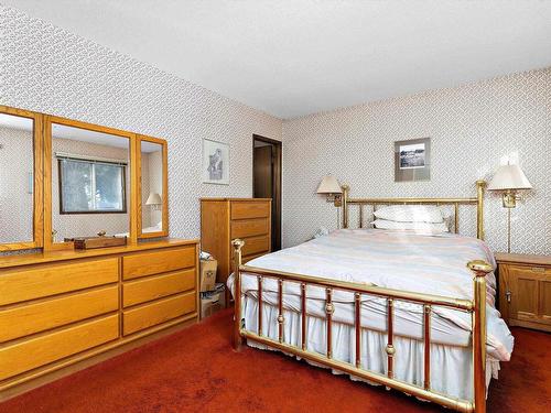 400 Lee Ridge Road, Edmonton, AB - Indoor Photo Showing Bedroom