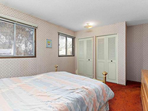 400 Lee Ridge Road, Edmonton, AB - Indoor Photo Showing Bedroom