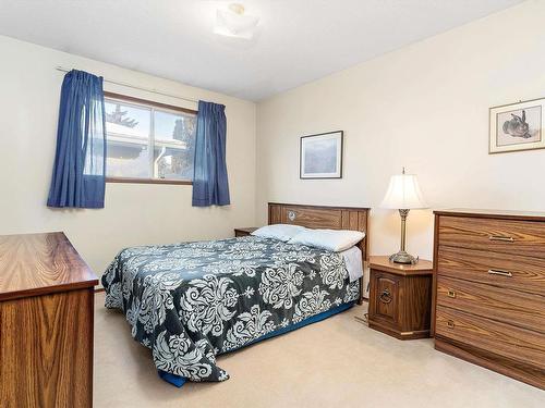 400 Lee Ridge Road, Edmonton, AB - Indoor Photo Showing Bedroom