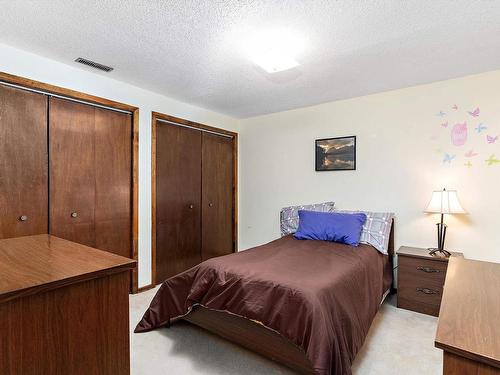 400 Lee Ridge Road, Edmonton, AB - Indoor Photo Showing Bedroom