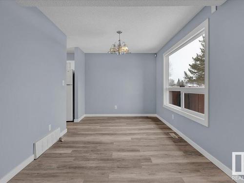 658 Lakewood Road, Edmonton, AB - Indoor Photo Showing Other Room