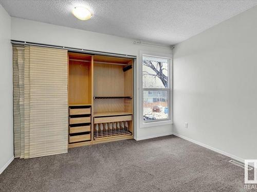 658 Lakewood Road, Edmonton, AB - Indoor