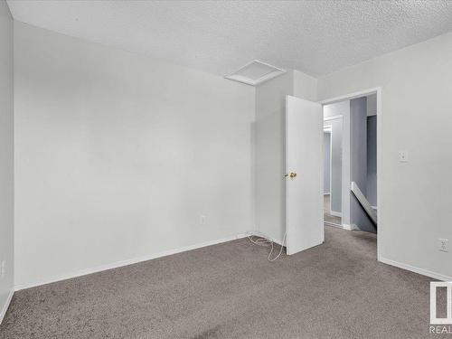 658 Lakewood Road, Edmonton, AB - Indoor Photo Showing Other Room