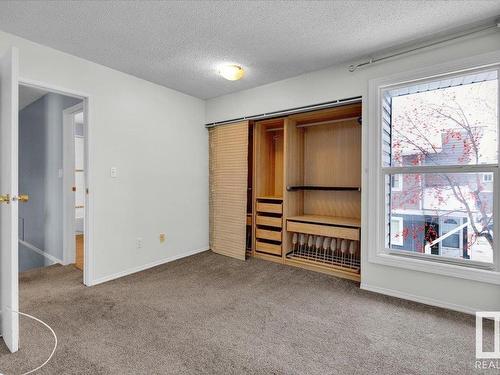 658 Lakewood Road, Edmonton, AB - Indoor