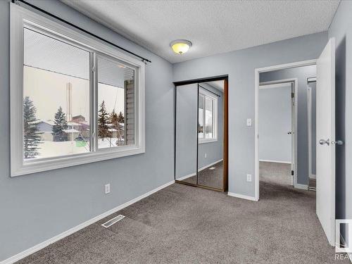 658 Lakewood Road, Edmonton, AB - Indoor Photo Showing Other Room