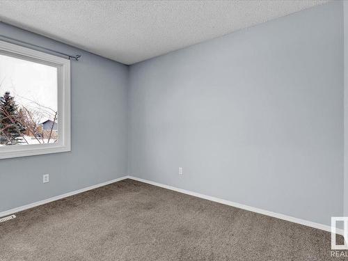 658 Lakewood Road, Edmonton, AB - Indoor Photo Showing Other Room