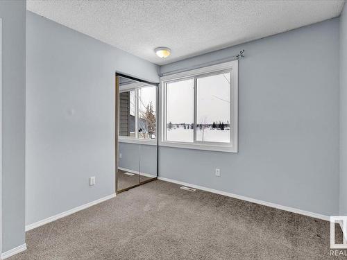 658 Lakewood Road, Edmonton, AB - Indoor Photo Showing Other Room