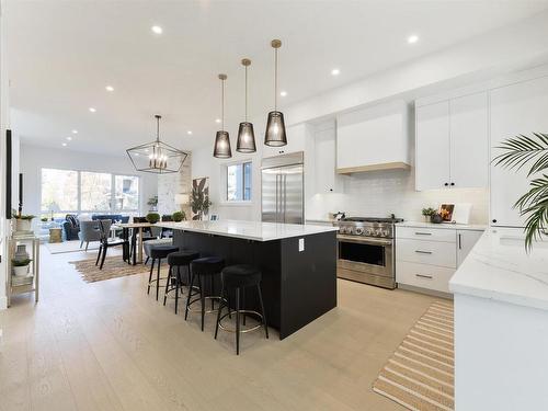 8105 144 Street, Edmonton, AB - Indoor Photo Showing Kitchen With Upgraded Kitchen