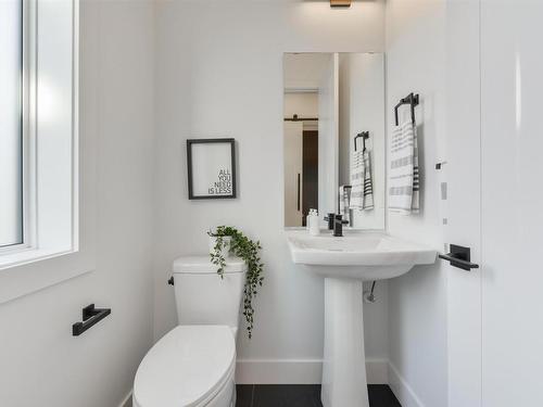 8105 144 Street, Edmonton, AB - Indoor Photo Showing Bathroom