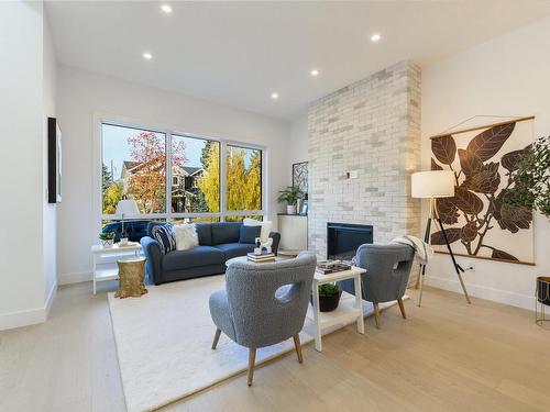 8105 144 Street, Edmonton, AB - Indoor Photo Showing Living Room