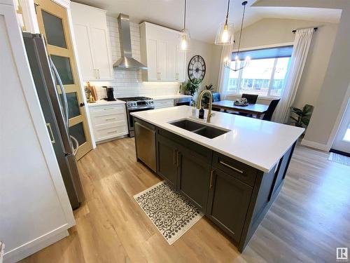 3 Holt Cove, Spruce Grove, AB - Indoor Photo Showing Kitchen With Double Sink With Upgraded Kitchen