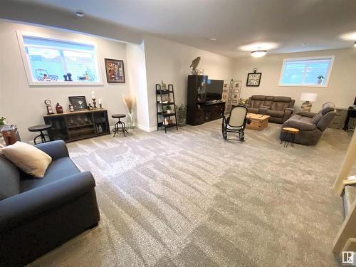 3 Holt Cove, Spruce Grove, AB - Indoor Photo Showing Other Room