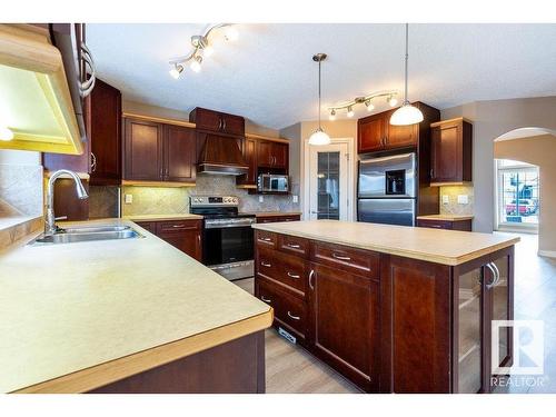 1021 Downey Way, Edmonton, AB - Indoor Photo Showing Kitchen With Double Sink